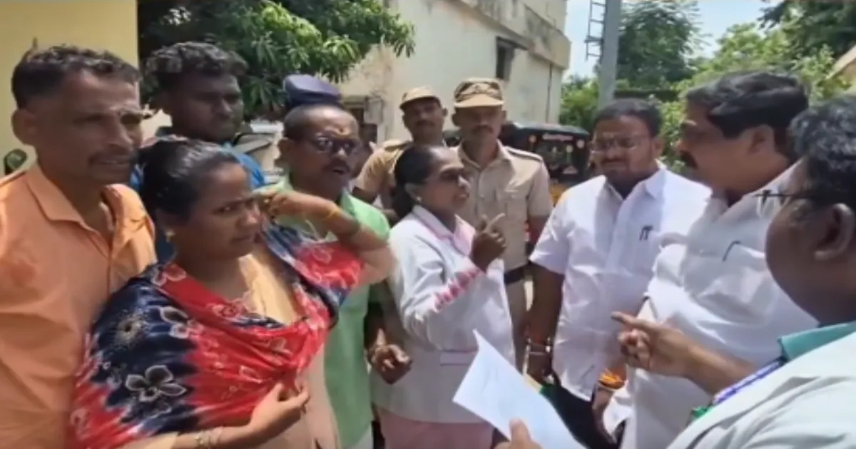 அரசு மருத்துவமனையில் பரபரப்பு.. ஆய்வுக்கு வந்த அமைச்சரை ரவுண்டு கட்டிய நோயாளிகள் உறவினர்கள்...!