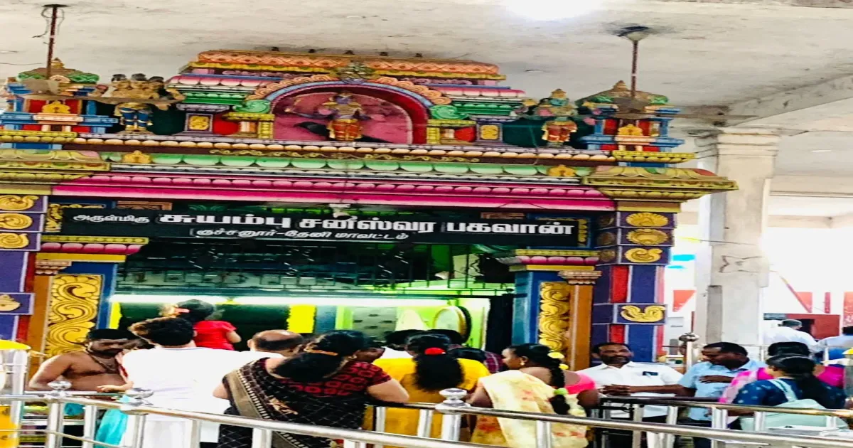 கனமழை எதிரொலி... சனீஸ்வரன் கோவில் கருவறைக்குள் புகுந்த மழைநீர்... பக்தர்கள் கடும் அவதி...!