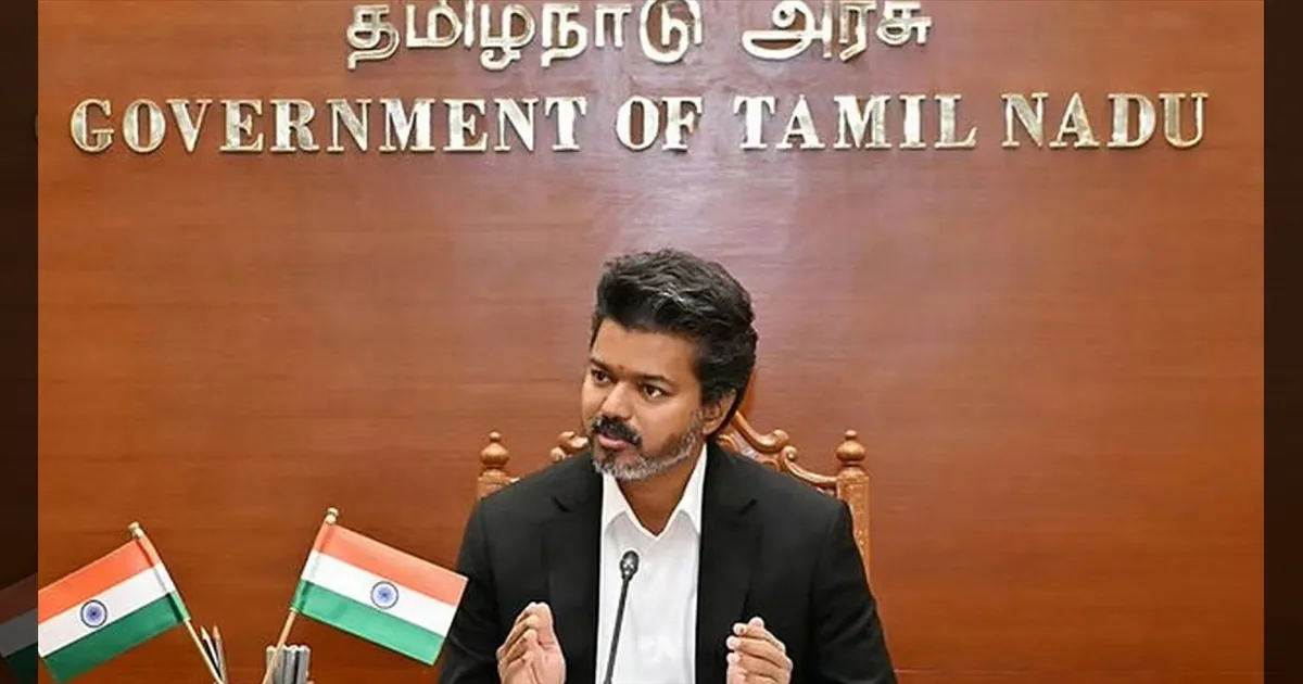 மதிய சாப்பாட்டிற்கு கூட வீட்டிற்கு செல்லாத விஜய்!! டிபன் பாக்சில் வரும் லஞ்ச்! அரசு அதிகாரிகளுக்கு முன்மாதிரி முதலமைச்சர்!