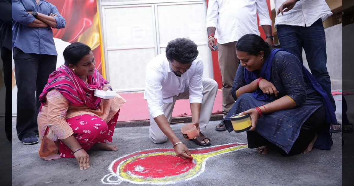 விசில் கோலமிட்ட விஜய்! பெரம்பூரில் சத்தமே இல்லாமல் தேர்தல் பணிகளில் ஈடுபட்ட தவெக தலைவர்!