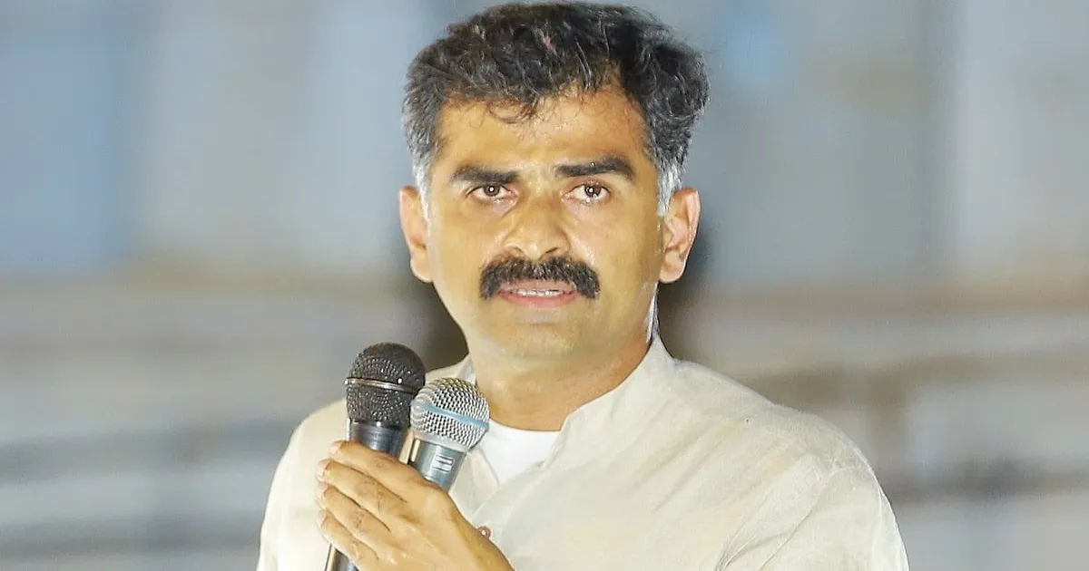 கரூர் கூட்ட நெரிசலில் சிக்கி 41 உயிரிழக்க மக்களே காரணம் - போட்டுத்தாக்கிய துரை வைகோ...!
