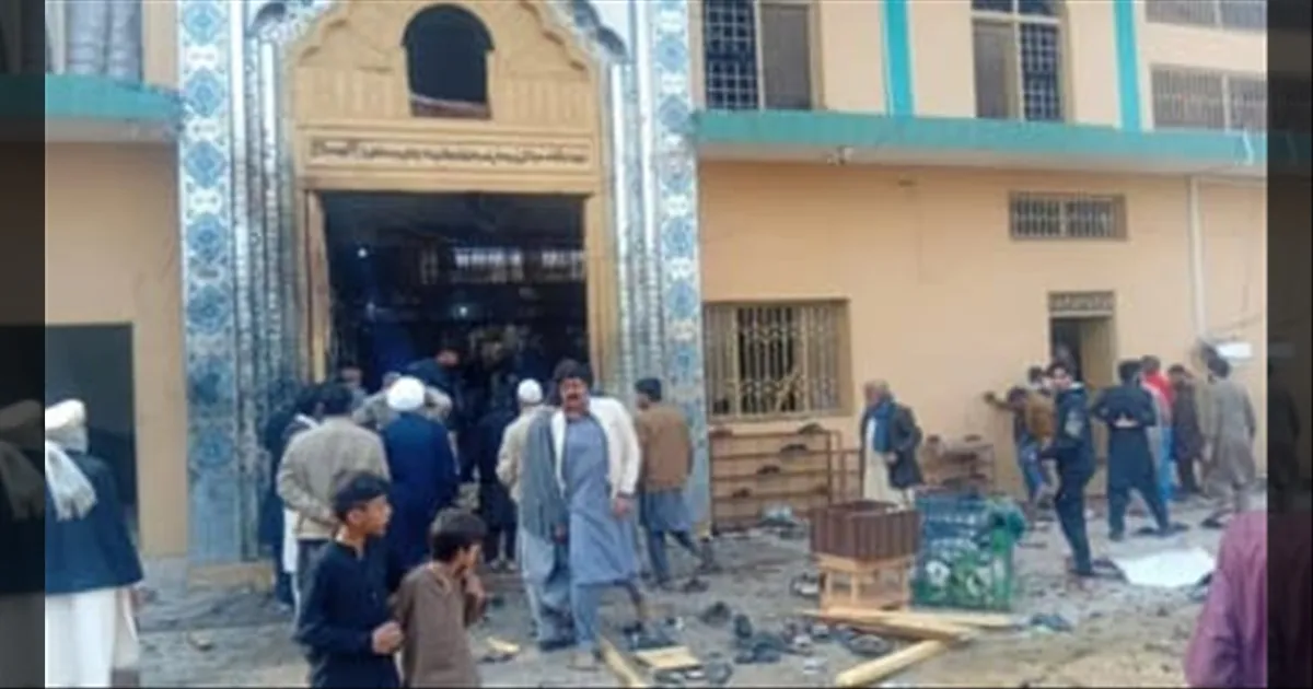 பாகிஸ்தானை குண்டு வெடிப்பு..! தொழுகையின் போது நேர்ந்த தாக்குதல்... 15 பேர் பலி..!