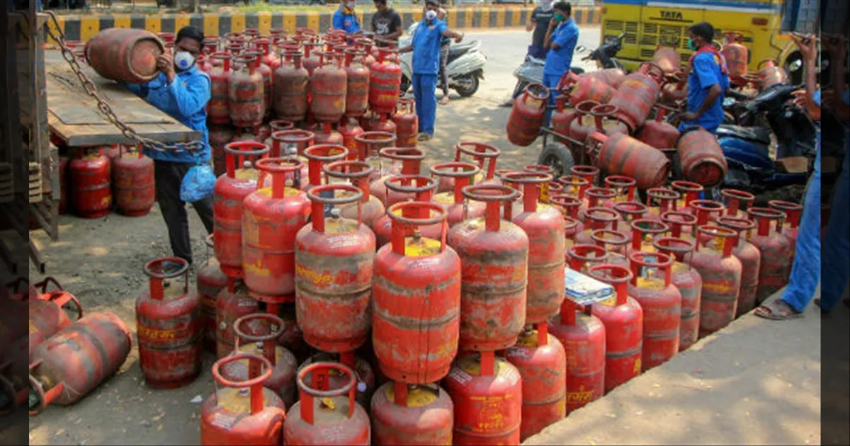 ஆண்டுக்கு இனி 15 சிலிண்டர்கள் மட்டும்தான்.. எண்ணெய் நிறுவனங்கள் அதிரடி அறிவிப்பு..!