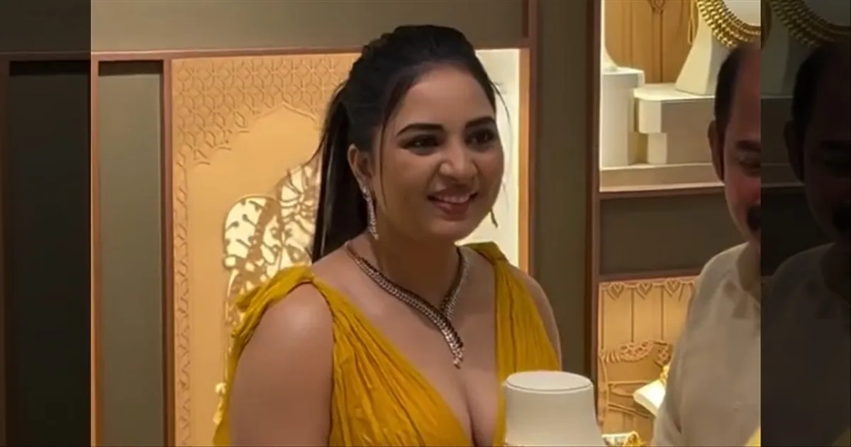 cinema-shrushtie-cookwithcomalie-goldshop-tamilcinema
