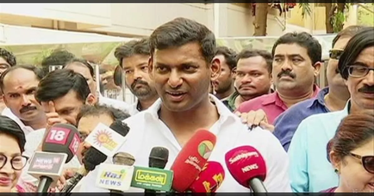 சீக்கிரம் டும்..டும்.. பத்திரிக்கையுடன் உங்களை சந்திக்கிறேன்..! நடிகர் விஷால் சொன்ன மகிழ்ச்சி செய்தி..!
