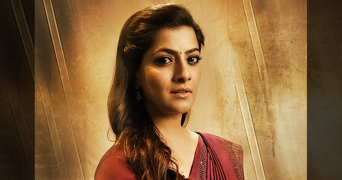 cinema-varalakshmi-sarathkumar-tomakeherhollywood-debut--tamilcinema