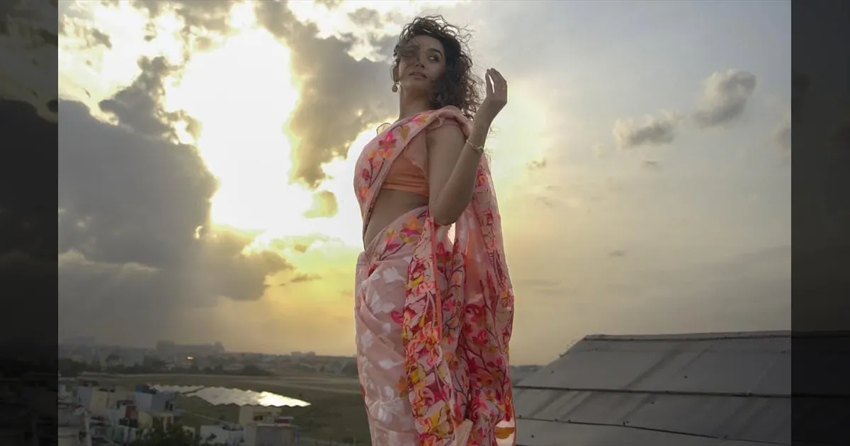 cinema-kudumbasthan-fame-saanve-megghana-saree-photos-t
