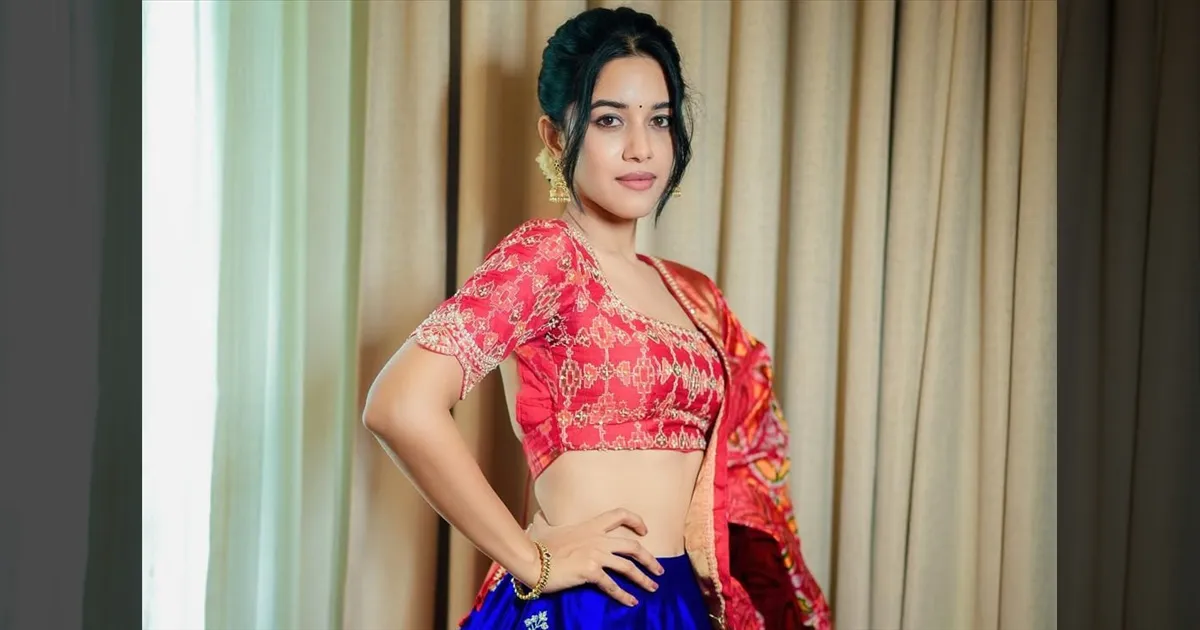 cinema-mirnalini-recent-photos-in-half-saree-tamilcinema