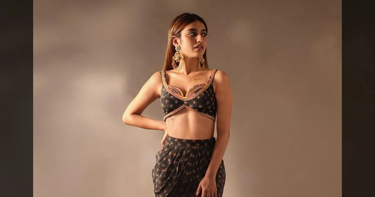 cinema-priya-varrier-stunning-in-glam-photos-tamilcinema