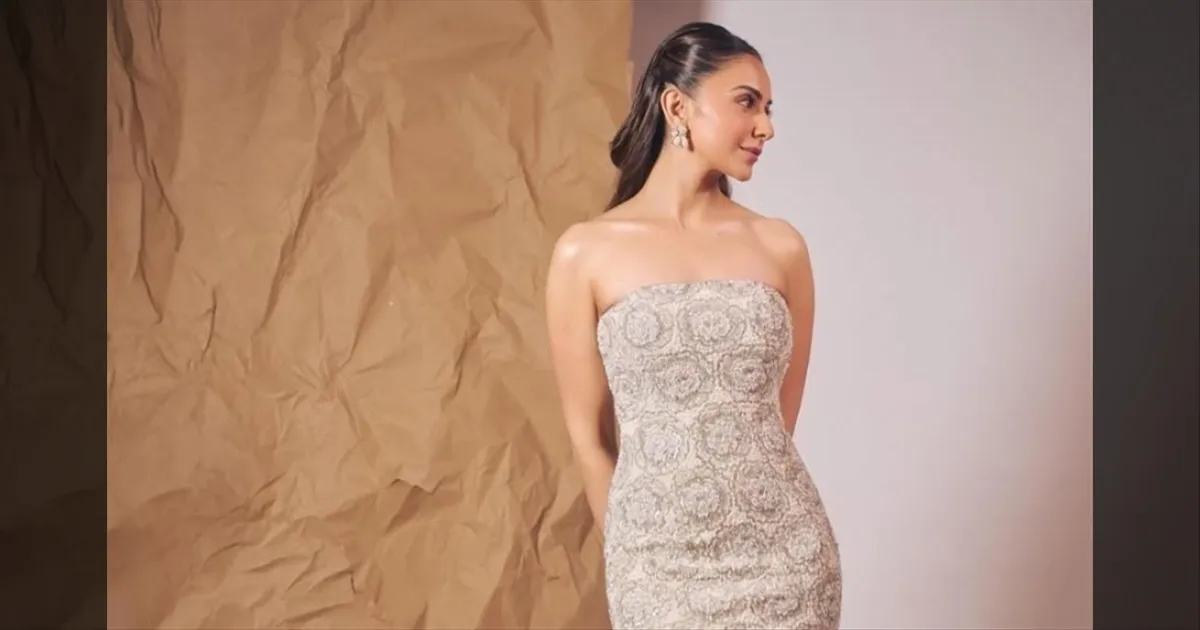 cinema-rakul-preet-sizzling-new-photoshoot-tamilcinema