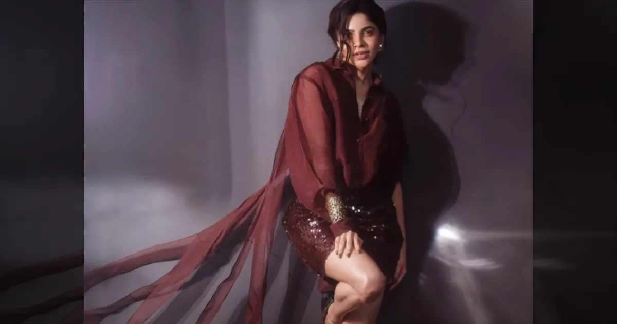 cinema-divyabharathi-in-sizzling-glam-photos-tamilcinema