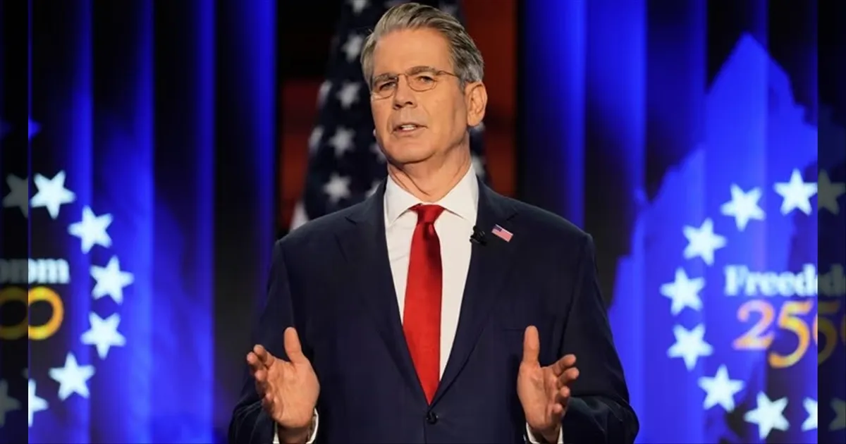 சர்வதேச விதிகள் மீறப்படுகின்றன!  ட்ரம்ப்பின் வரி விதிப்பு கொள்கைக்கு மேக்ரான் கண்டனம்.!!