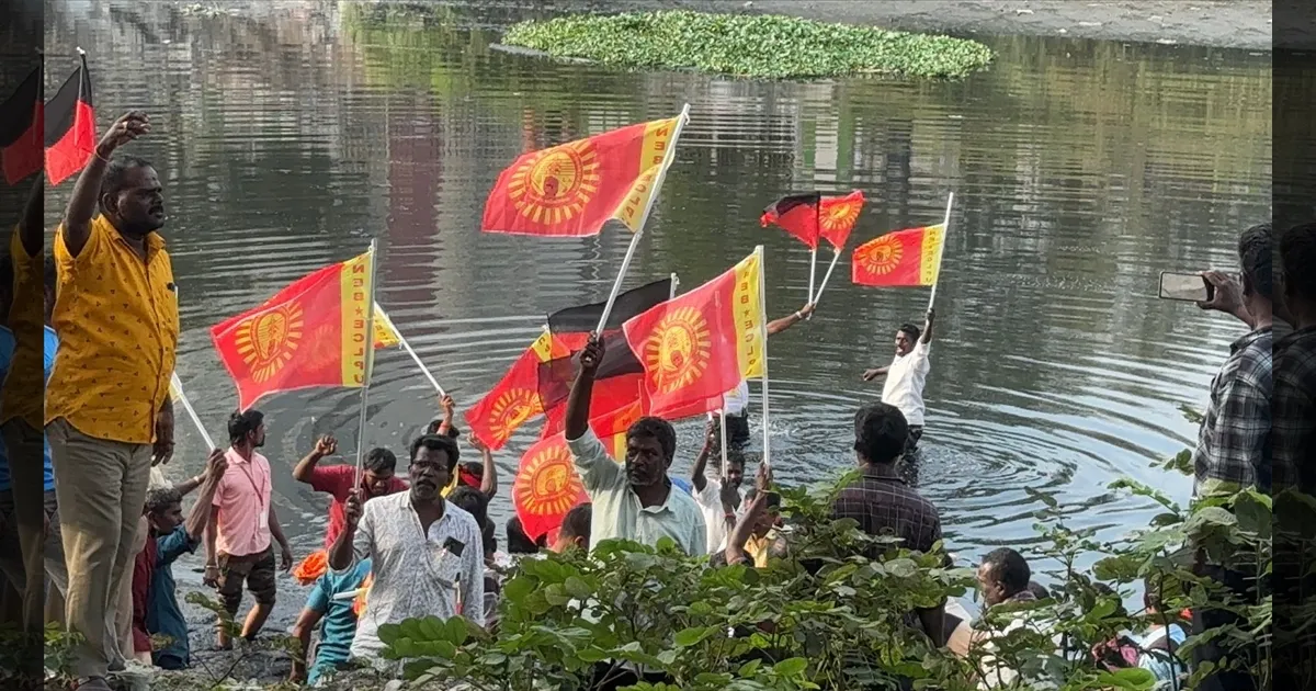 பணி நிரந்தரம் வேண்டி கூவம் ஆற்றில் இறங்கி போராட்டம்! மின்வாரிய ஒப்பந்த ஊழியர்கள் அதிரடி!