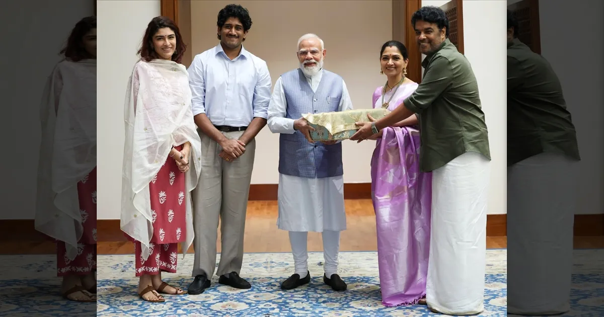 மகள் திருமணம்.. பிரதமர் மோடிக்கு நேரில் பத்திரிகை வைத்த குஷ்பூ - சுந்தர் சி தம்பதி! 