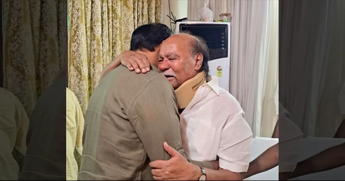 ஒன்றரை ஆண்டுக்குப் பின் தந்தையை சந்தித்து கண்ணீர் மல்க ஆசி பெற்ற அன்புமணி.. தைலாபுரத்தில் நெகிழ்ச்சி!