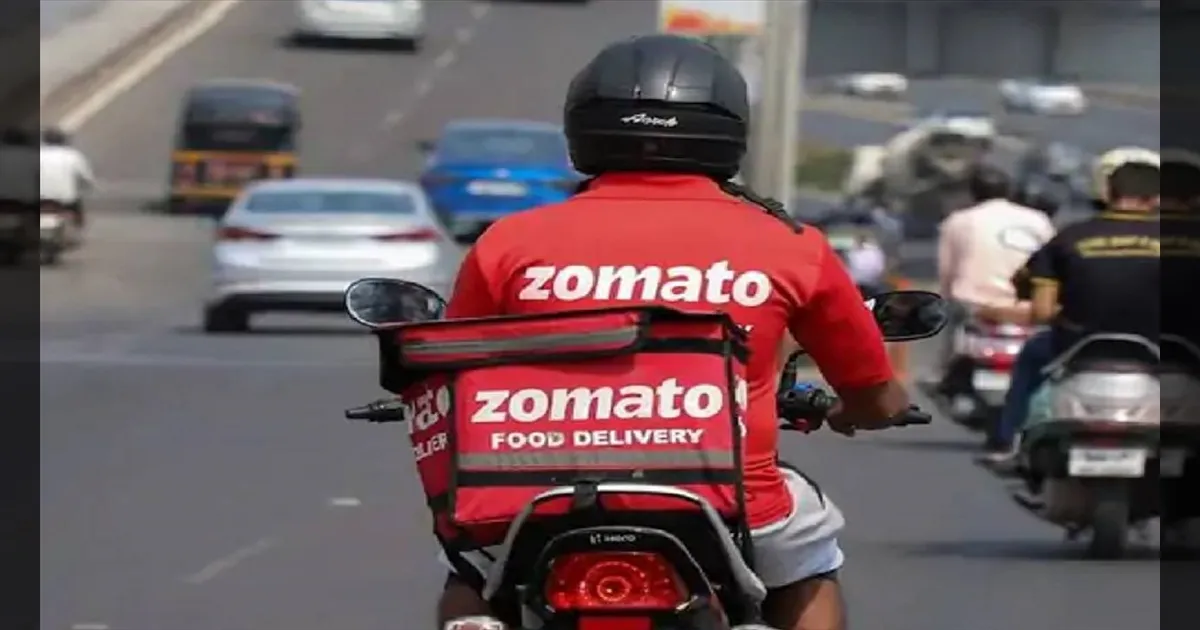 எரிபொருள் விலை உயர்வு எதிரொலி! சொமேட்டோ உணவு டெலிவரி கட்டணம் உயர்வு!